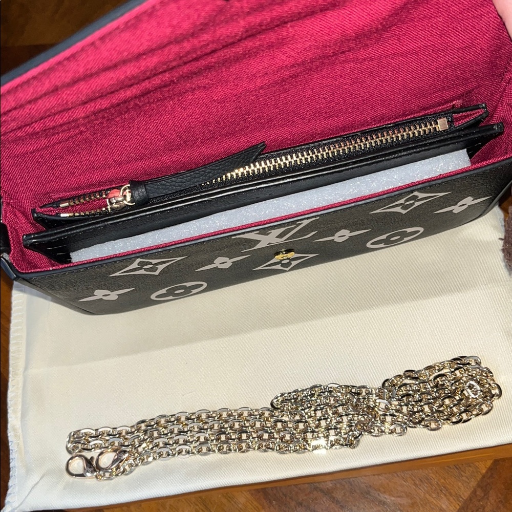 Source Unknown Black & Light Gray Monogram Crossb… - image 9